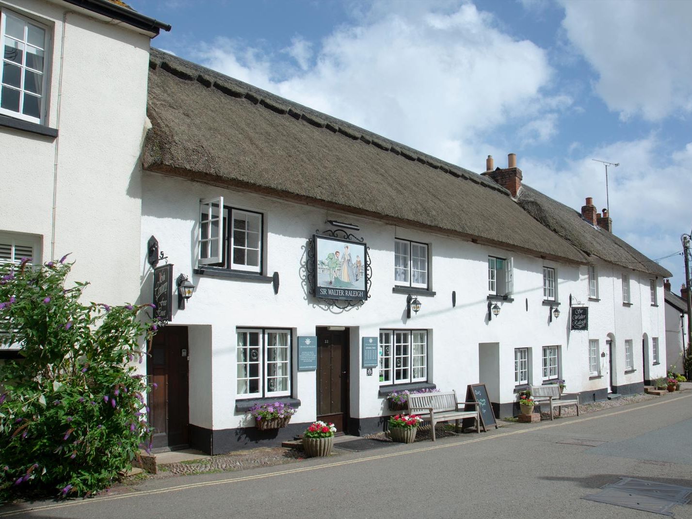 Sir Walter Raleigh pub in East Budleigh