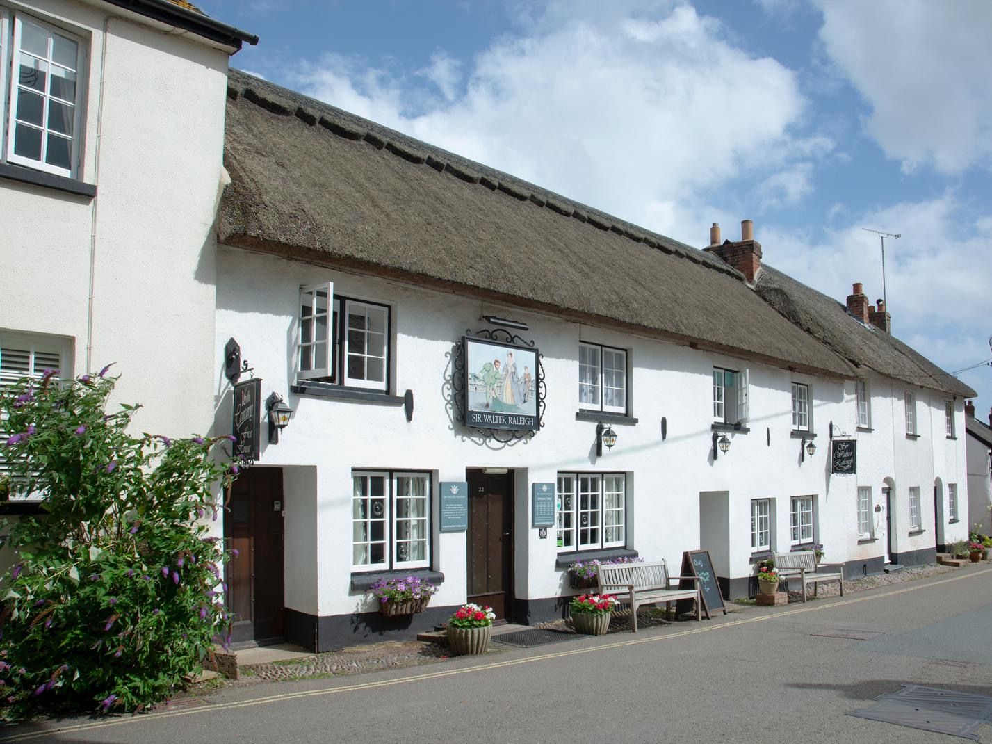 Sir Walter Raleigh pub in East Budleigh