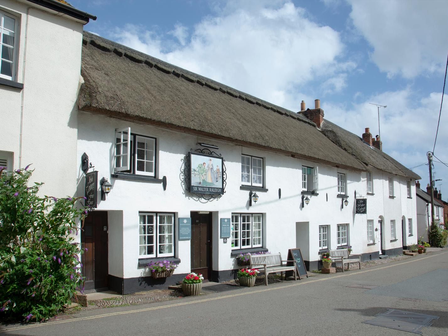 Sir Walter Raleigh pub in East Budleigh