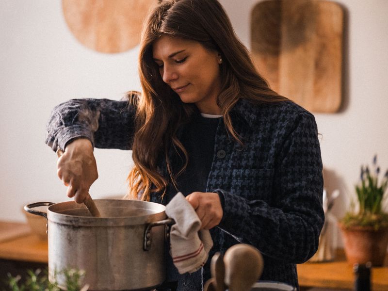 Abby Allen of Pipers Farm cooking