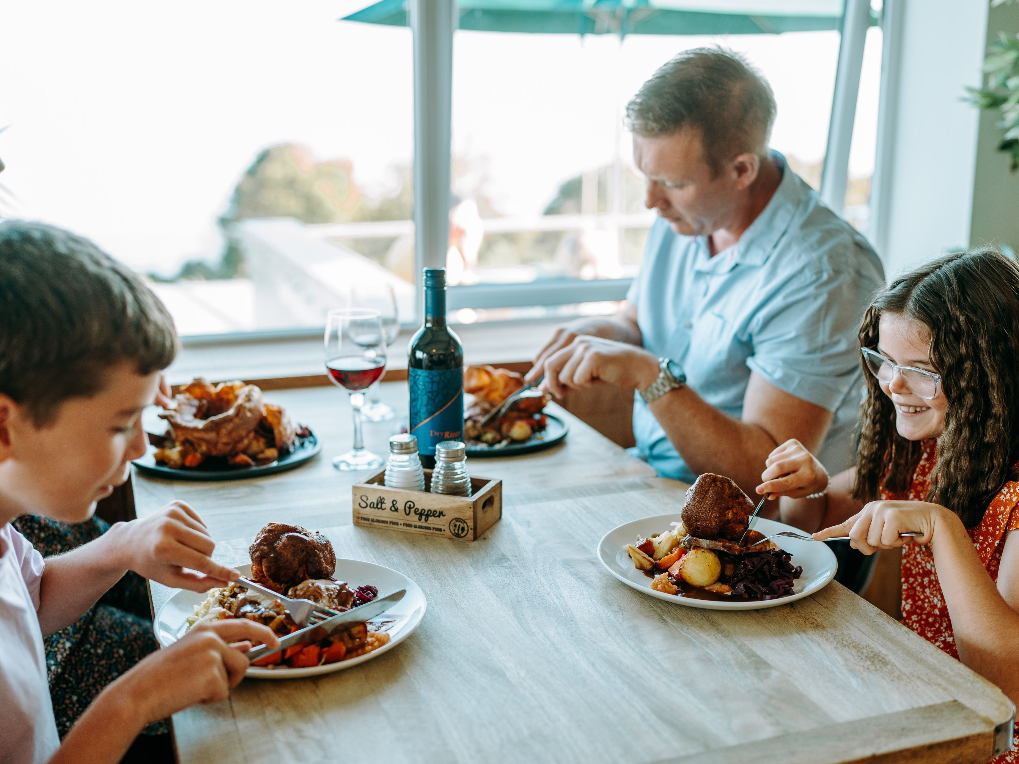 Bucket and Spade cafe roast dinner