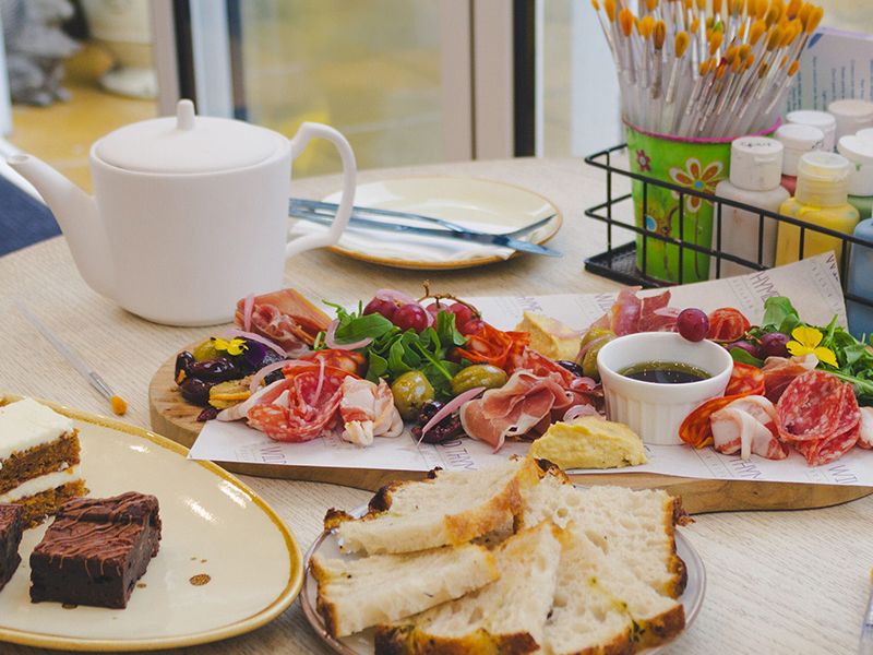 China Blue and Wild Thyme paint and dine