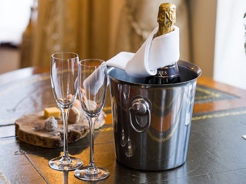 Two Bridges Hotel champagne