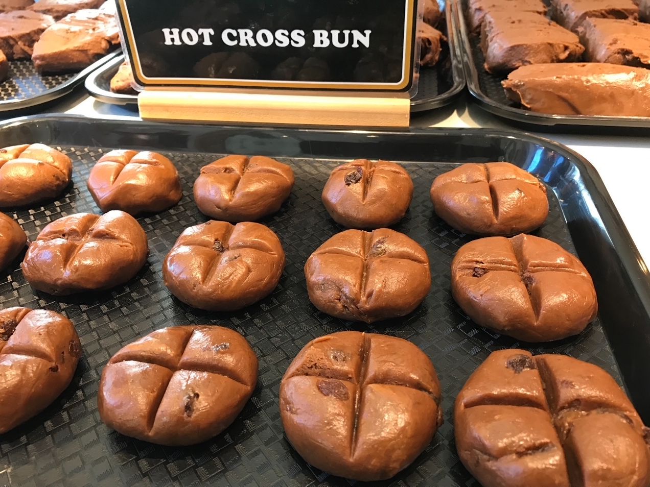 Rolys Fudge Hot Cross Buns