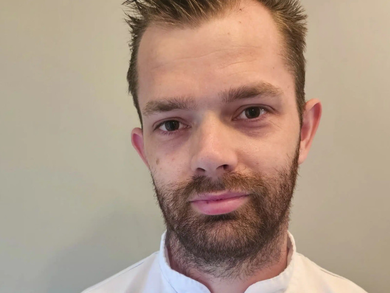 Greyhound-Inn-chef-4-scaled