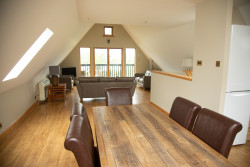 Dining table in Glen Shee