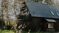 Glen Lee Lodge exterior