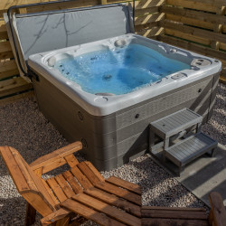 Hot tub at Glen Lee