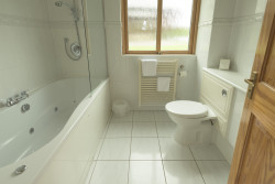 Bathroom in Glen Lee