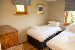 Twin room in Glen Logie
