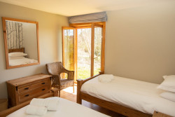 Twin room in Glen Logie