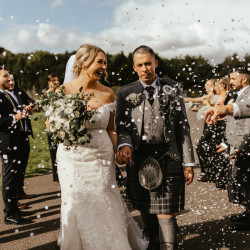 Bride and groom confetti throw