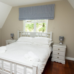 Double bed in Glen Clova