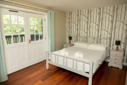 Double bed in Glen Esk