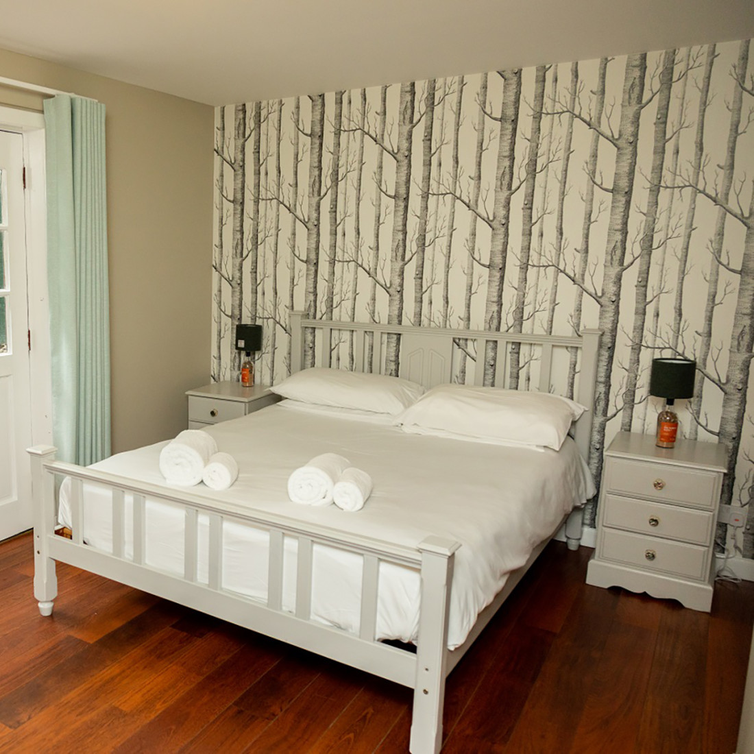 Double bed in Glen Esk