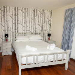 Double bed in Glen Isla