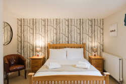 Double bed in Lodge house