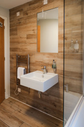 Lodge house bathroom
