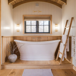 Bath in shepherds hut