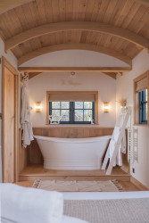 Bath in shepherds hut
