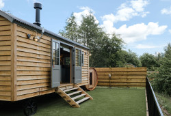 Sauna outside shepherds hut