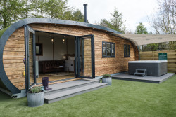 Hot tub outside The Burrow