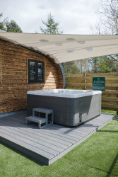 Hot tub outside The Burrow