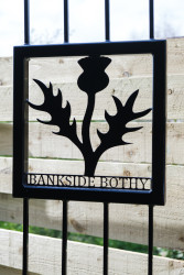 Bankside Bothy gate sign