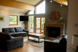 Seating area in Kingennie Court North Lodge