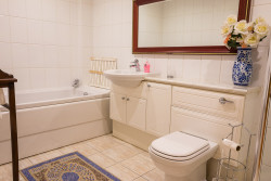 Bards Neuk bathroom