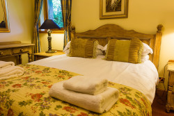 Bards Neuk Double Bedroom