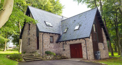Bards Neuk outside