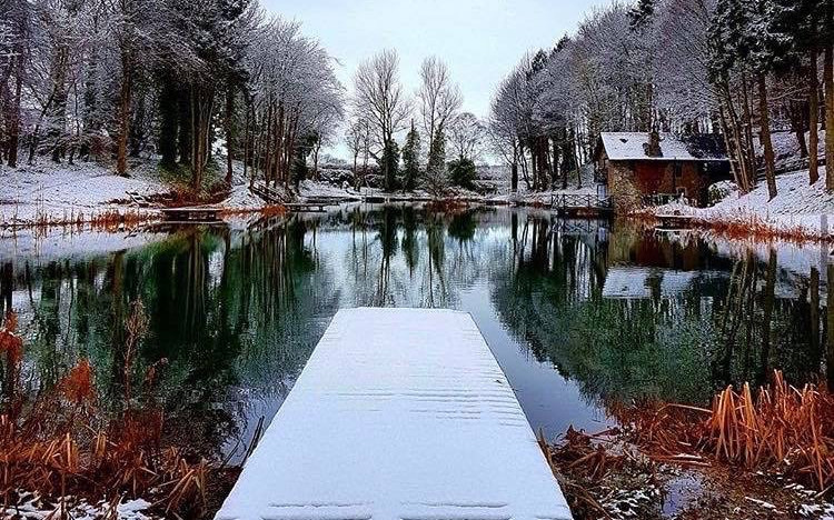 Snow scene at Leannan Boathouse lodge