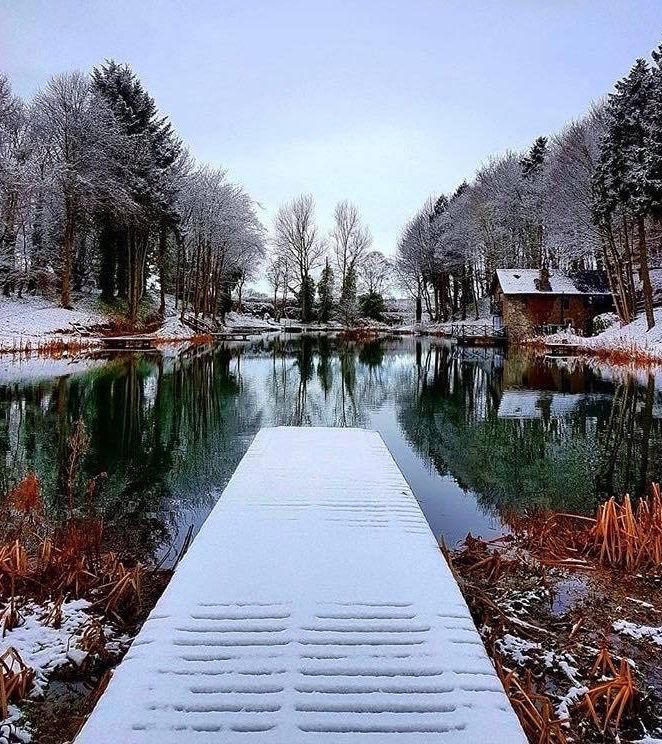 Snow scene at Leannan Boathouse lodge