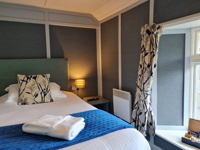 solo travel, solo traveller, ponsworthy, room, hotel, hotel room, single room, occupancy, furzeleigh mill