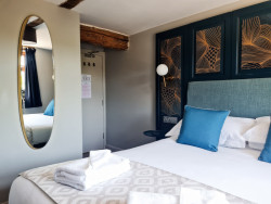 Room 4 Cherry Brook compact cosy double room