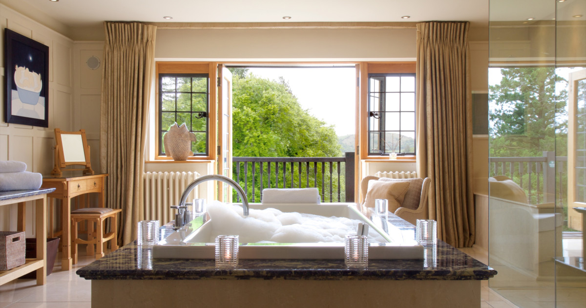 Gidleigh Park Spa suite bathroom
