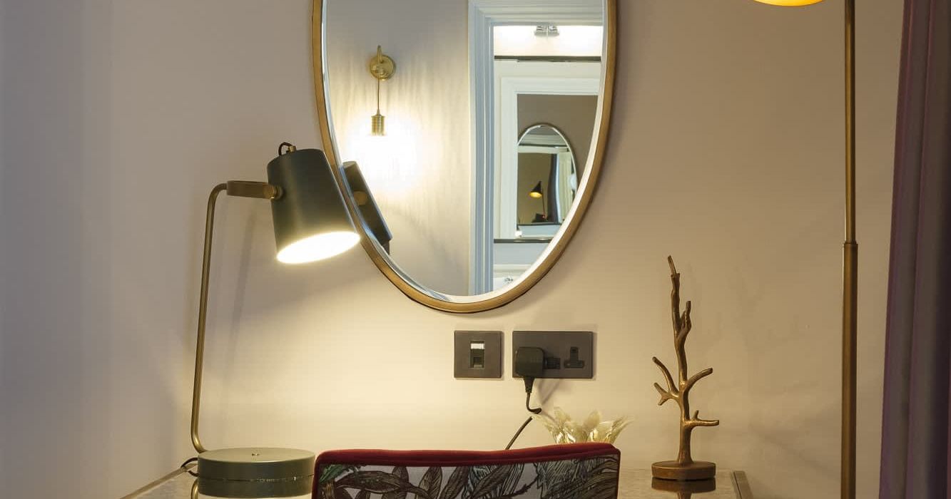 Feature bedroom chair right