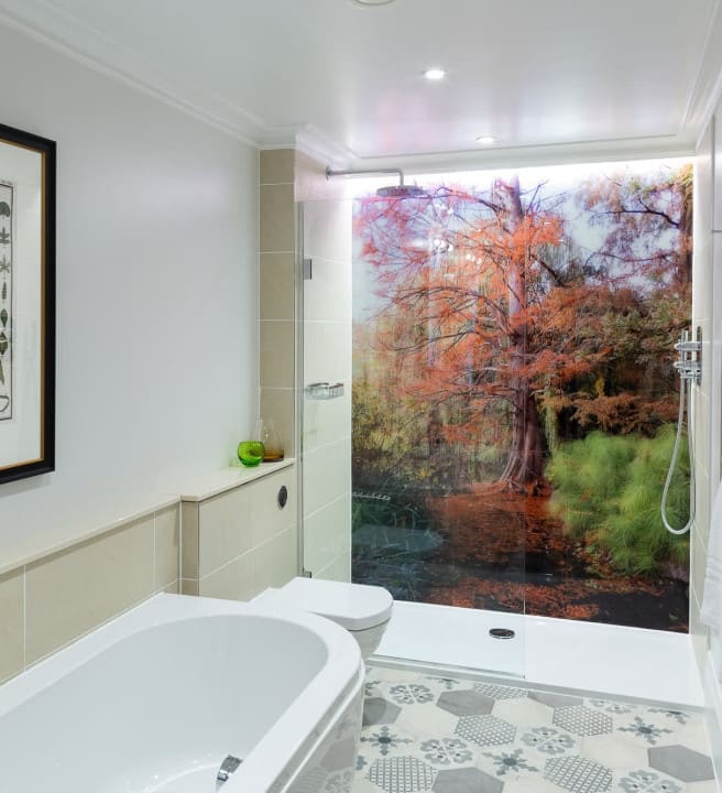 Feature bedroom shower and bath