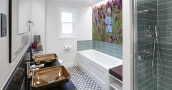 Lavendula bathroom