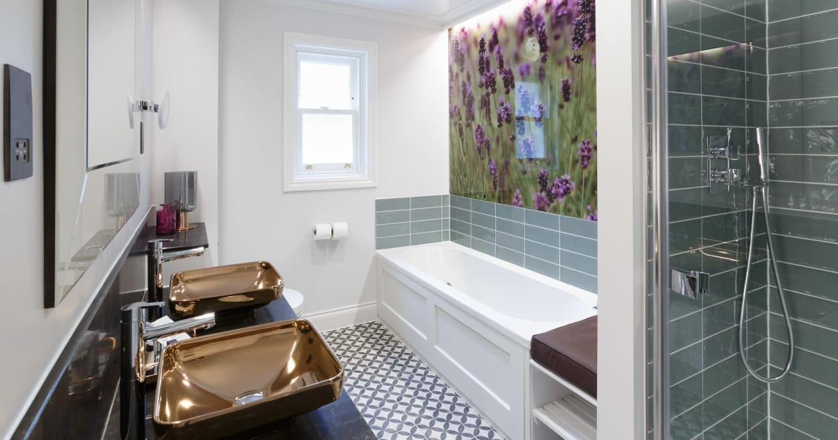 Lavendula bathroom