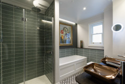 Tulipa bathroom
