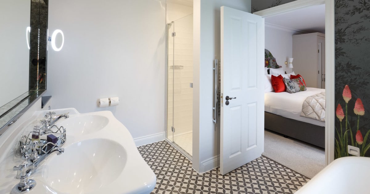 Kniphofia bathroom