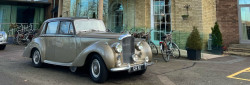 Hotel Bentley and hotel front