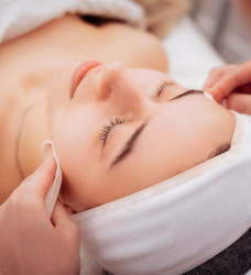 Spa facial treatment