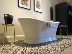 Superior Room - Bath