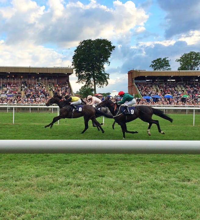 1200px-2014_32Red_Casino_Handicap_1