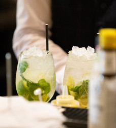 Atrium Bar dinks