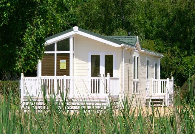 Lodge-with-Hot-Tub-at-Hazelwood-Holiday-Park-676x450