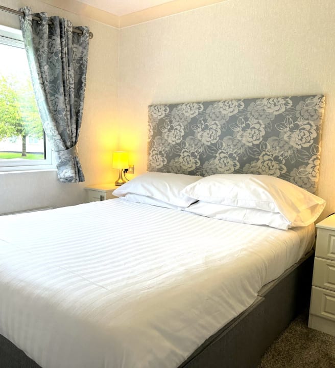 master bedroom with en-suite bathroom in riverside 34